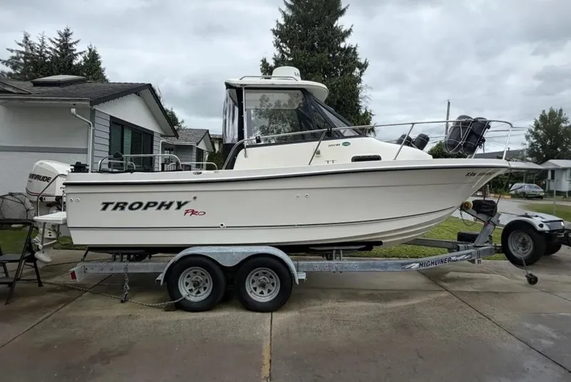 Slide: The Image of Bayliner Trophy 2052 Walkaround 2005 - 6268502