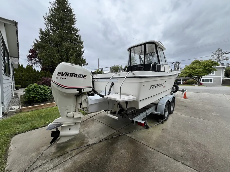 Slide: The Image of Bayliner Trophy 2052 Walkaround 2005 - 6259819