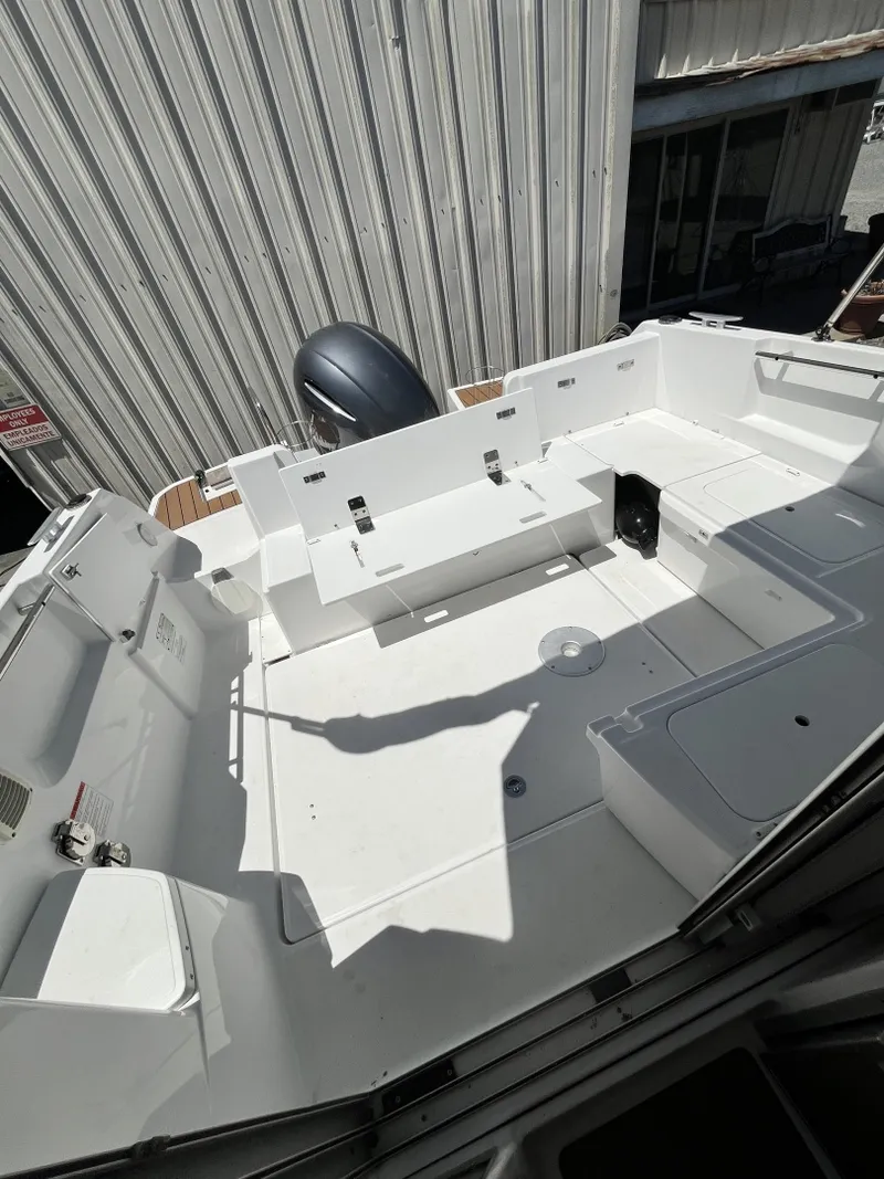 Slide: The Image of Jeanneau NC 795 Series 2 2022 - 6259816