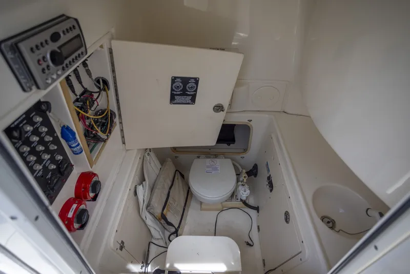Slide: The Image of Boston Whaler 270 OUTRAGE 2007 - 6260091