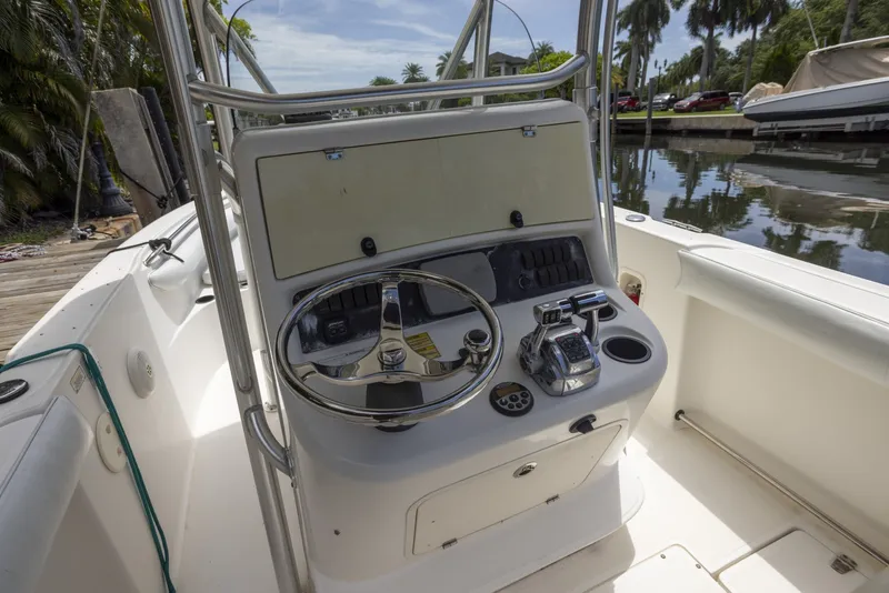 Slide: The Image of Boston Whaler 270 OUTRAGE 2007 - 6260084