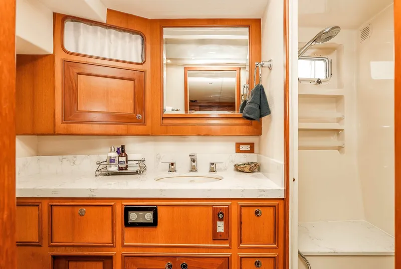Slide: The Image of Offshore Pilothouse 2005 - 6300166