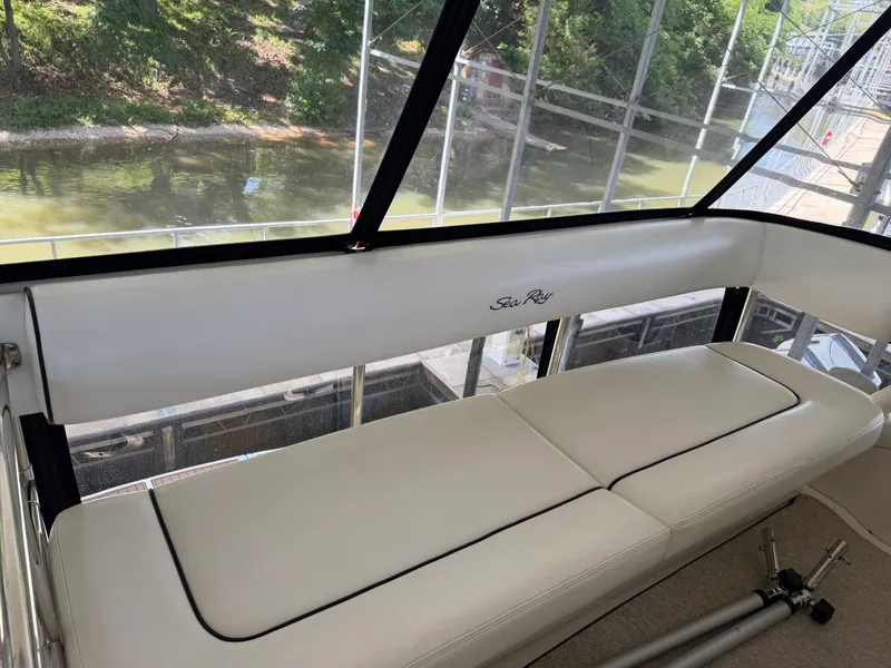Slide: The Image of Sea Ray 550 SEDAN BRIDGE 2005 - 6260893