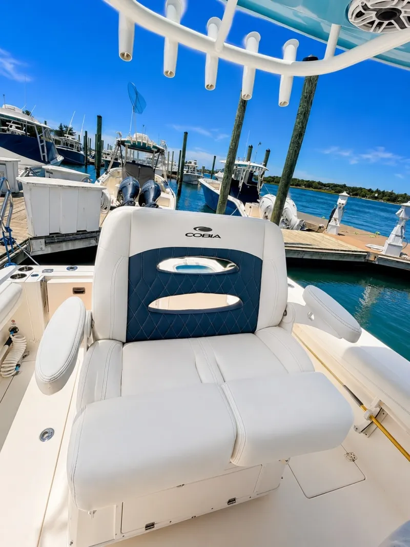 Slide: The Image of Cobia 240CC 2020 - 6290556