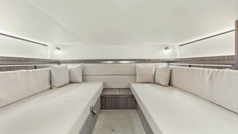 Slide: The Image of 2022 32 Sea Ray 320 Sundancer OB Raya Sunshine Cabin (2) - 6312446