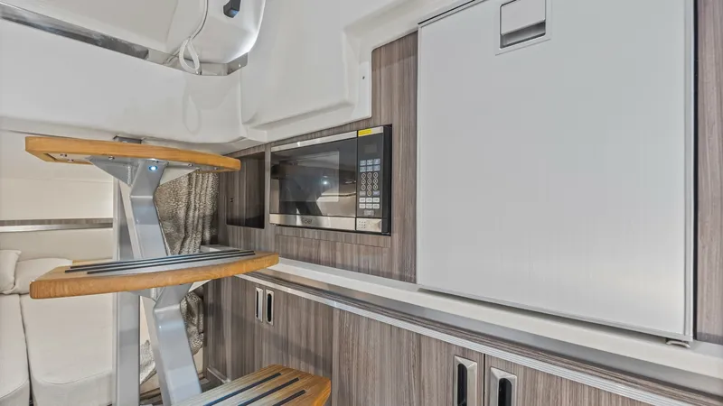 Slide: The Image of 2022 32 Sea Ray 320 Sundancer OB Raya Sunshine Cabin (4) - 6312448
