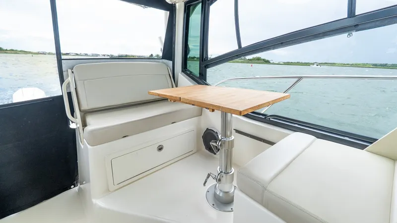 Slide: The Image of Boston Whaler 325 Conquest 2020 - 6262035