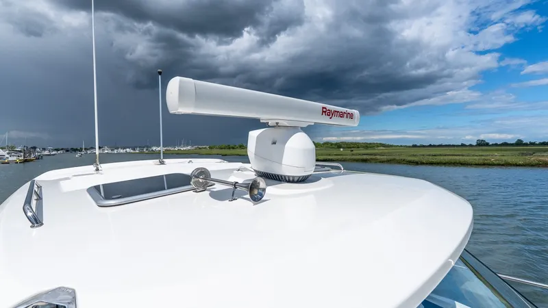 Slide: The Image of Boston Whaler 325 Conquest 2020 - 6262069
