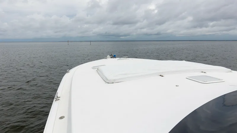Slide: The Image of 2007 74 Viking Enclosed Bridge Never Settle Forward - 6387864