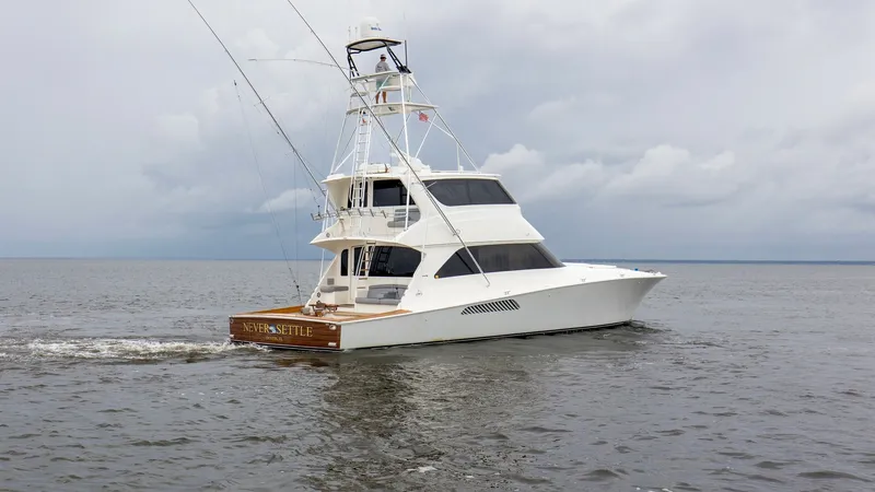 Slide: The Image of 2007 74 Viking Enclosed Bridge Never Settle Profiles (6) - 6387868