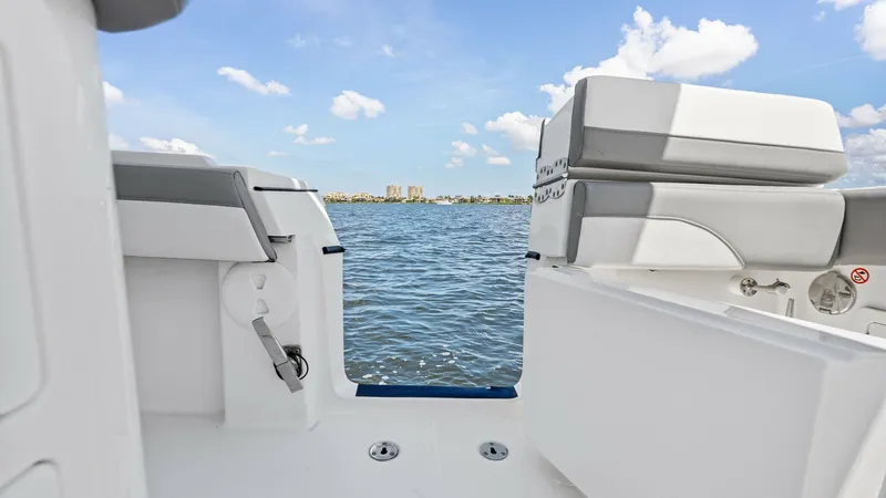 Slide: The Image of Regulator Marine 31 2022 - 6303991