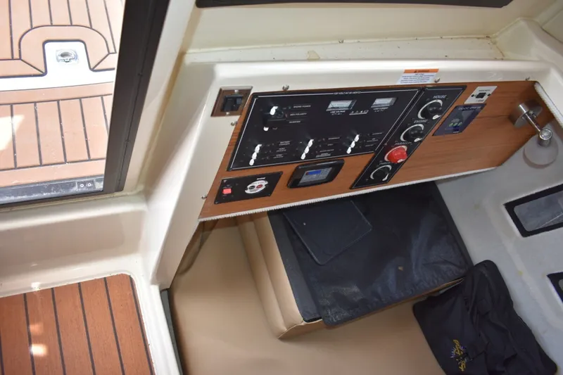 Slide: The Image of Ranger Tug R-25 LE 2024 - 6262174