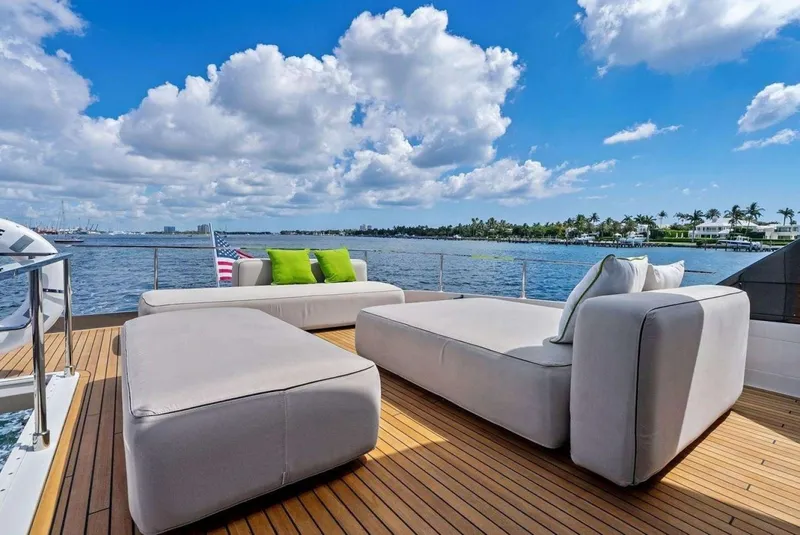 Slide: The Image of Ferretti 780 2022 - 6263017