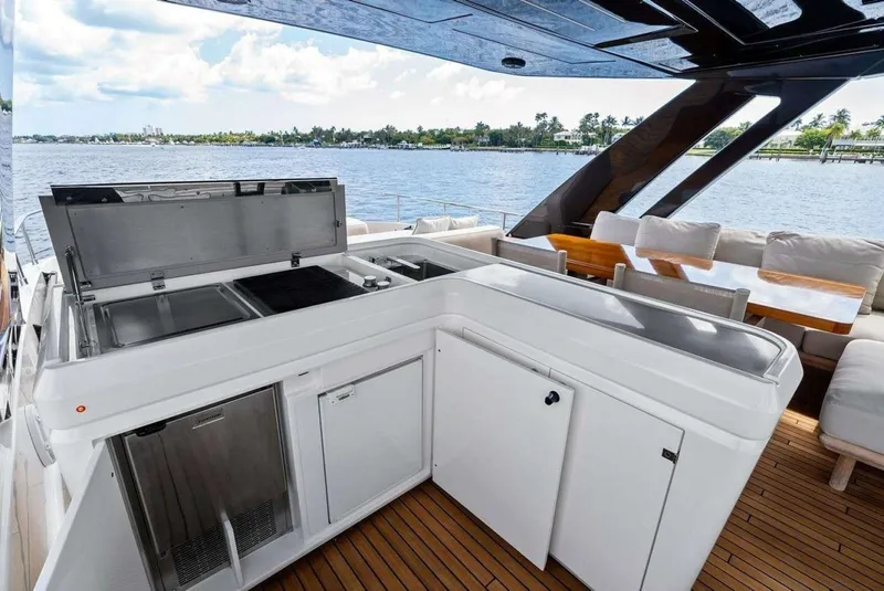Slide: The Image of Ferretti 780 2022 - 6263024