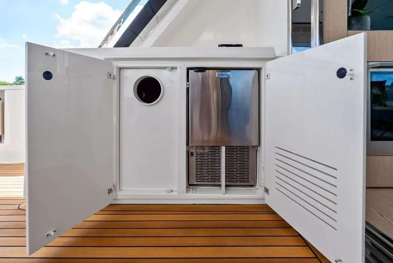 Slide: The Image of Ferretti 780 2022 - 6263030