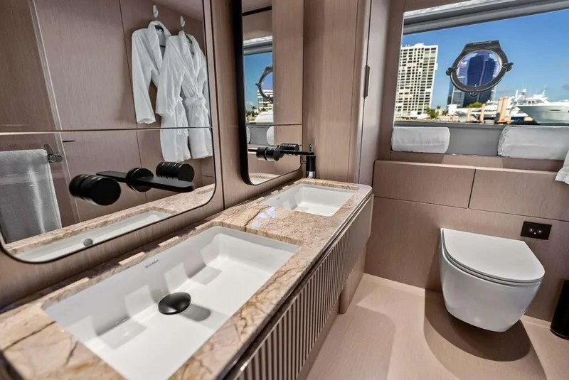 Slide: The Image of Ferretti 780 2022 - 6263052