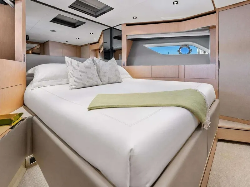 Slide: The Image of Ferretti 780 2022 - 6263056