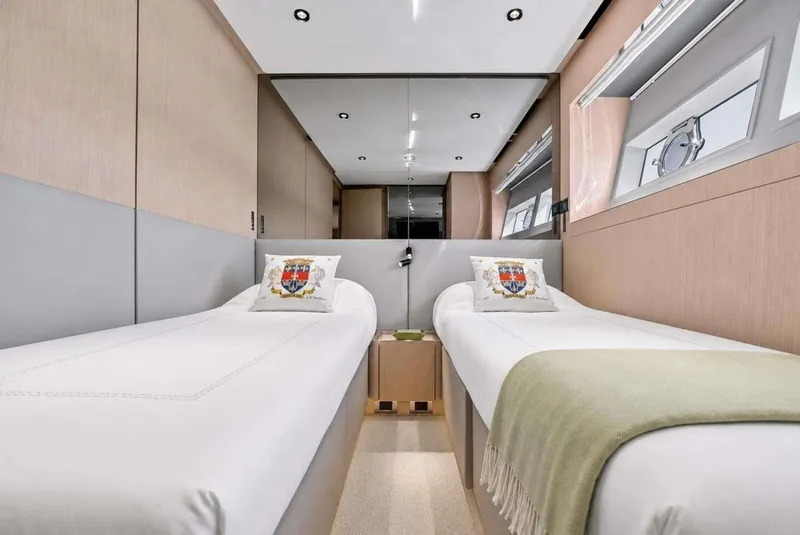 Slide: The Image of Ferretti 780 2022 - 6263061