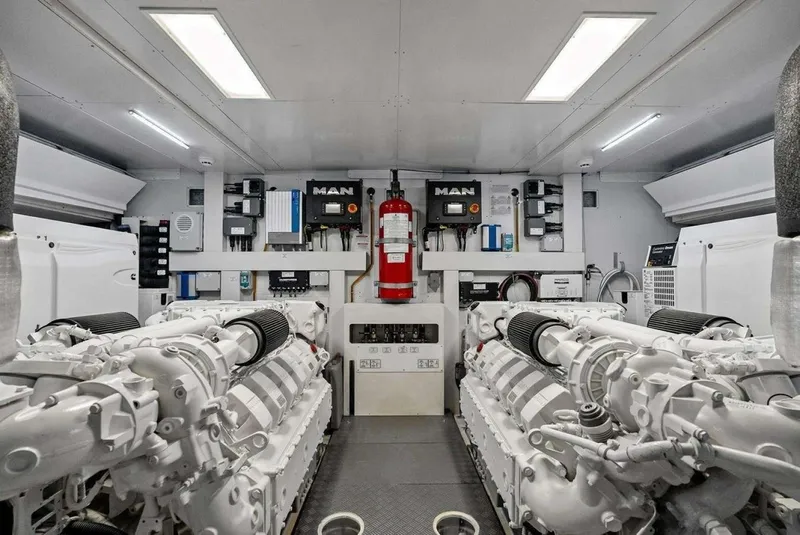 Slide: The Image of Ferretti 780 2022 - 6263067