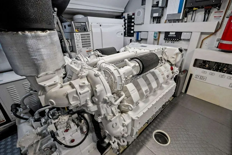 Slide: The Image of Ferretti 780 2022 - 6263068