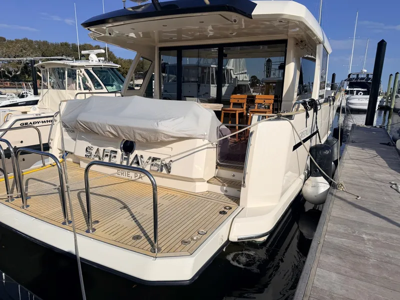 Slide: The Image of Greenline 48 Coupe Hybrid 2019 - 6263159