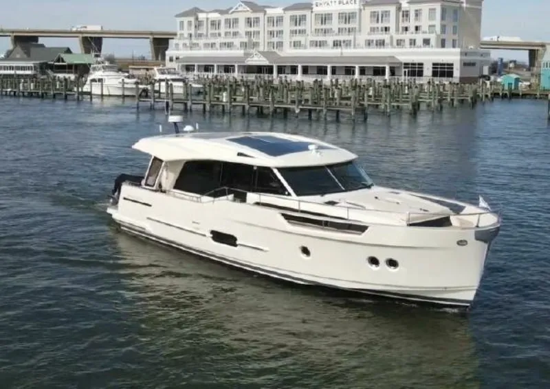 Slide: The Image of Greenline 48 Coupe Hybrid 2019 - 6263163