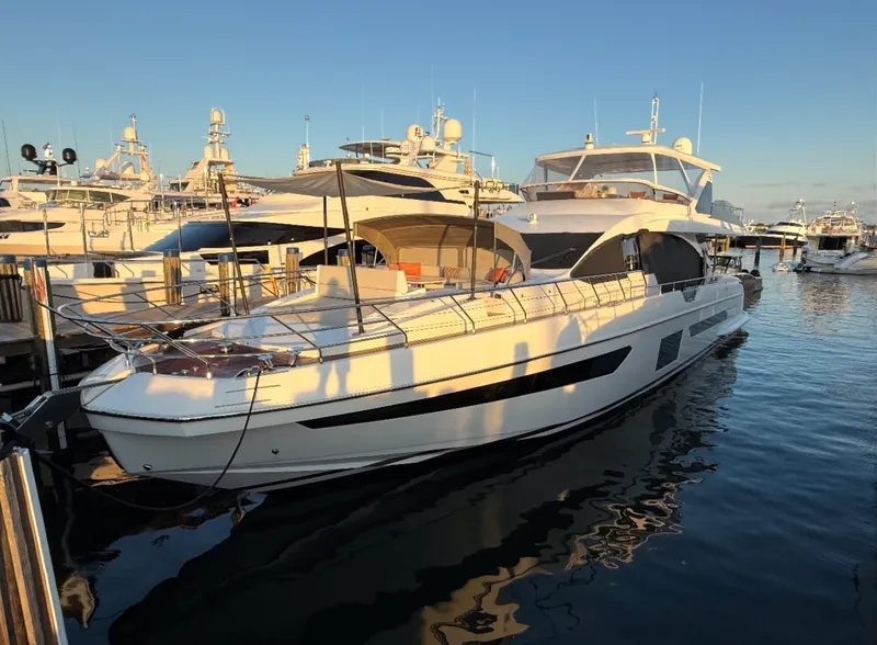 Slide: The Image of Azimut GRANDE 25M 2022 - 6268514
