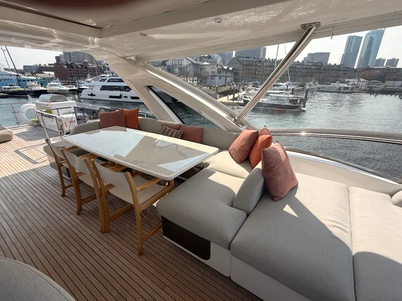 Slide: The Image of Azimut GRANDE 25M 2022 - 6268506