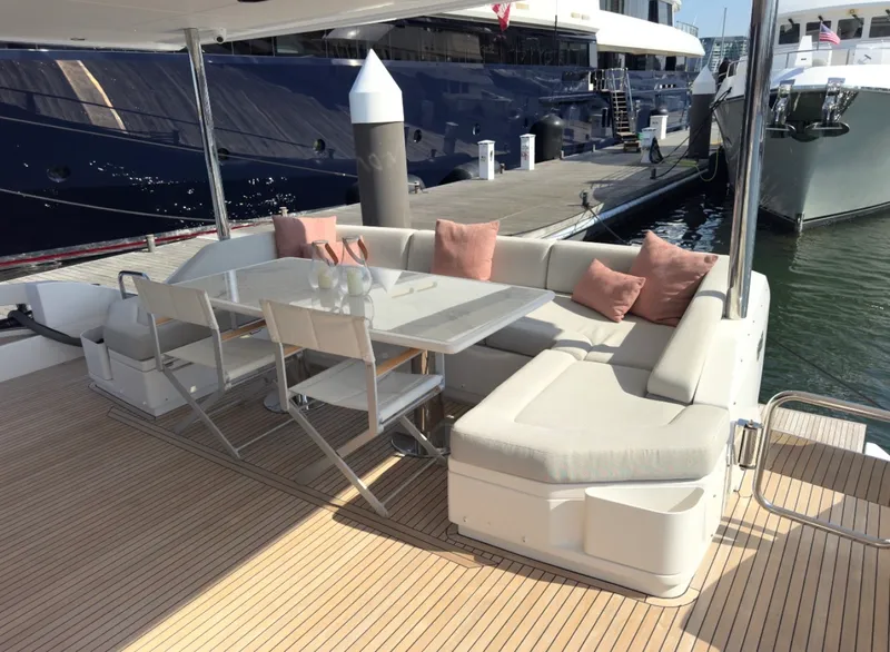 Slide: The Image of Azimut GRANDE 25M 2022 - 6268508