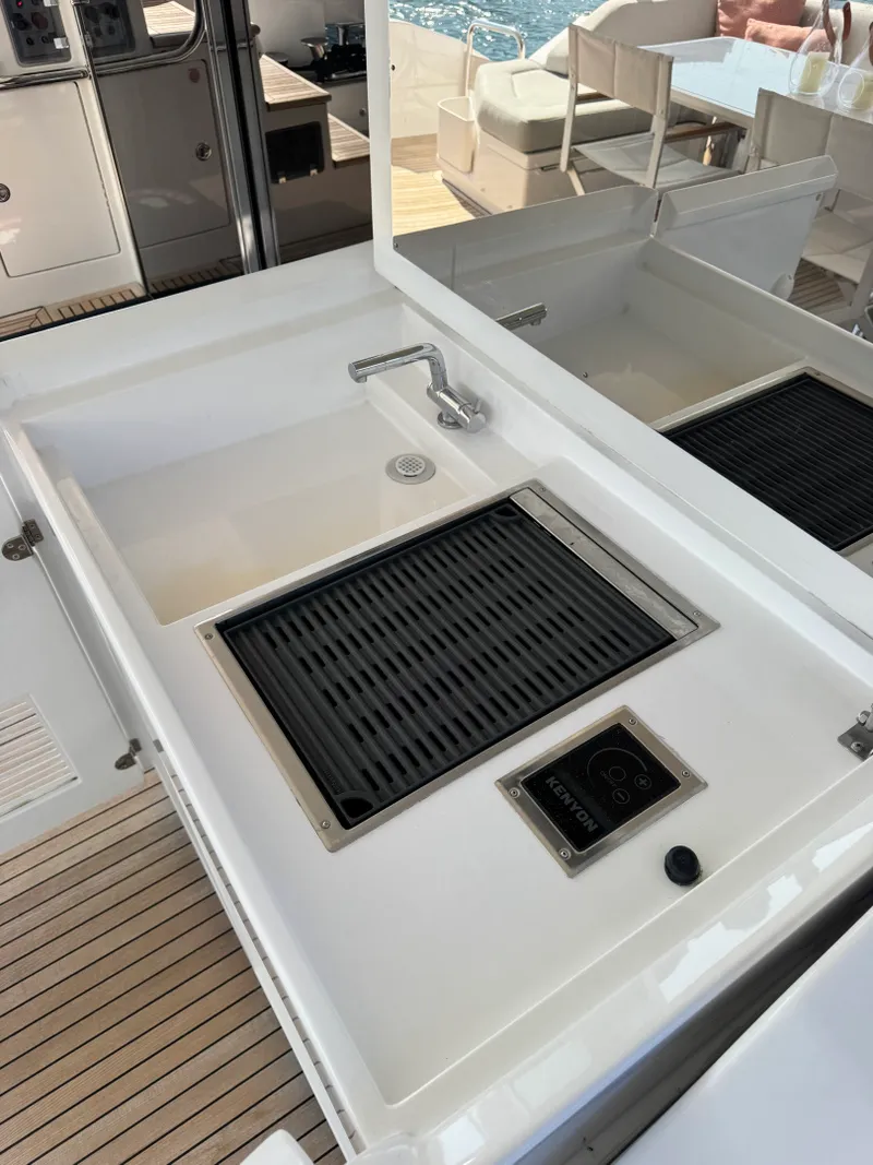 Slide: The Image of Azimut GRANDE 25M 2022 - 7527525