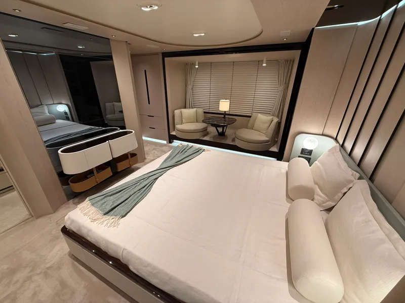Slide: The Image of Azimut GRANDE 25M 2022 - 7527543