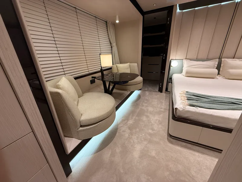 Slide: The Image of Azimut GRANDE 25M 2022 - 7527547