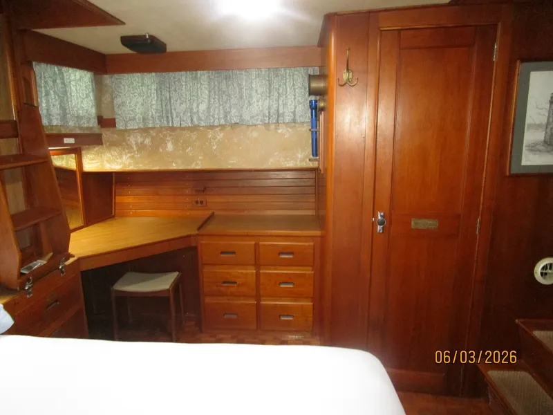Slide: The Image of 46' Grand Banks master stateroom port - 6284939