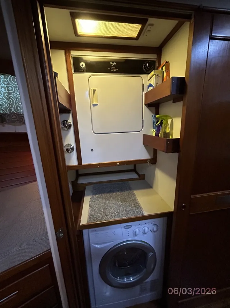 Slide: The Image of 46' Grand Banks washer-dryer - 6284975