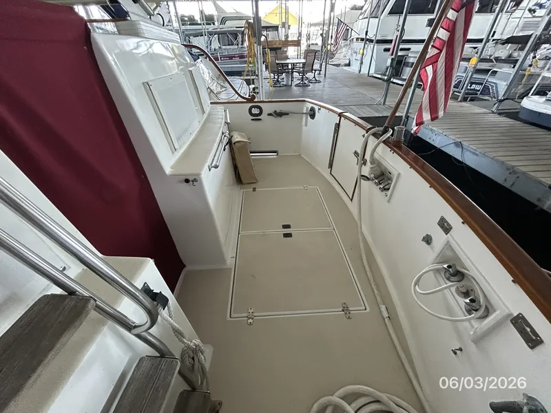 Slide: The Image of 46' Grand Banks aftdeck starboard - 6284889