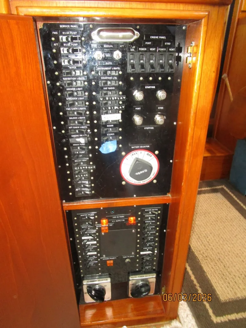 Slide: The Image of 46' Grand Banks electrical panel - 6284897