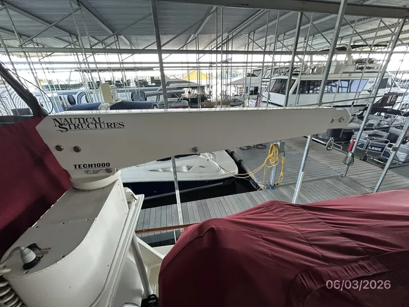 Slide: The Image of 46' Grand Banks tender davit - 6284968