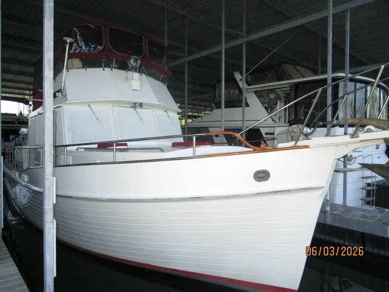 Slide: The Image of 46' Grand Banks starboard forward profile - 6284961
