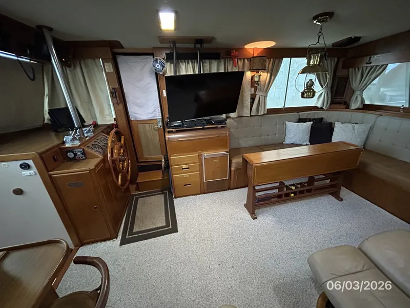 Slide: The Image of 46' Grand Banks salon starboard - 6284956