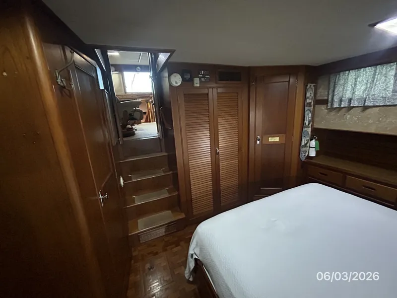 Slide: The Image of 46' Grand Banks master stateroom forward - 6284937