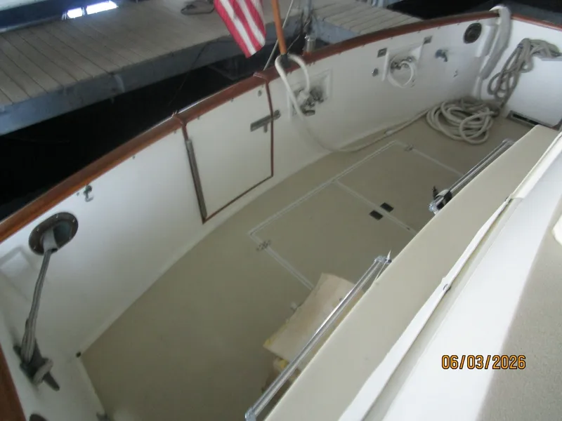 Slide: The Image of 46' Grand Banks aftdeck2 - 6284891