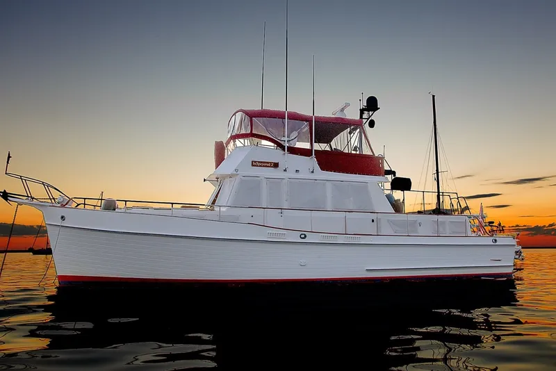 The Image of 46' Grand Banks port profile - 6552661