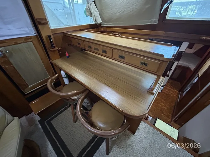 Slide: The Image of 46' Grand Banks salon port forward - 6284953