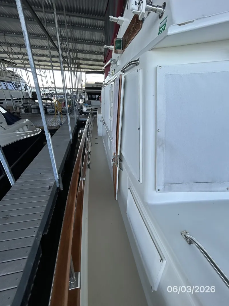 Slide: The Image of 46' Grand Banks starboard side deck1 - 6284965