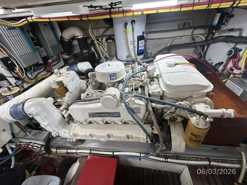 Slide: The Image of 46' Grand Banks port main engine - 6284946