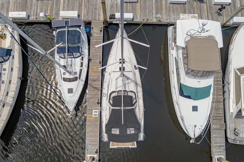 Slide: The Image of Beneteau 38.1 2023 - 6285444