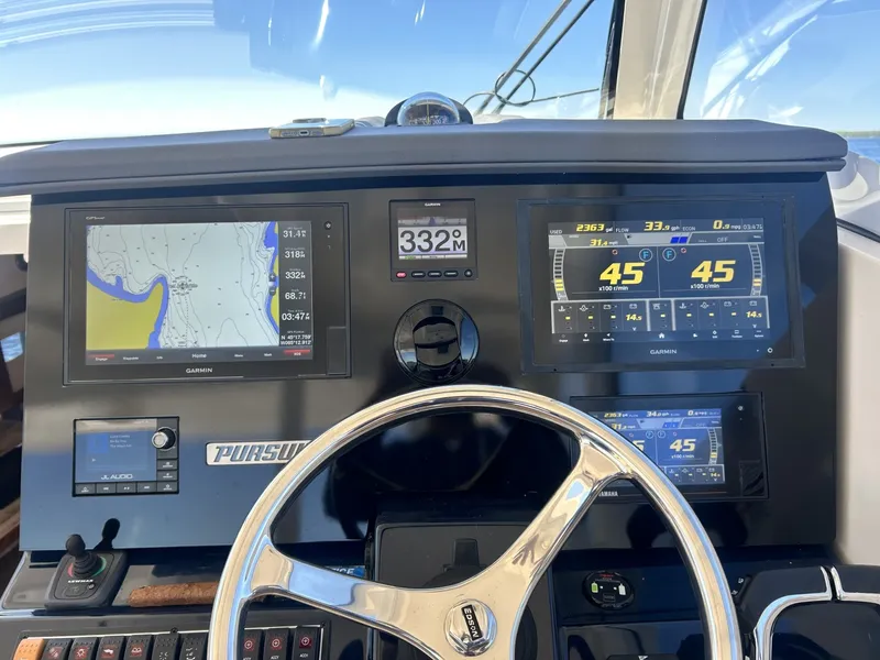 Slide: The Image of Pursuit OS 355 Offshore 2018 - 6285586