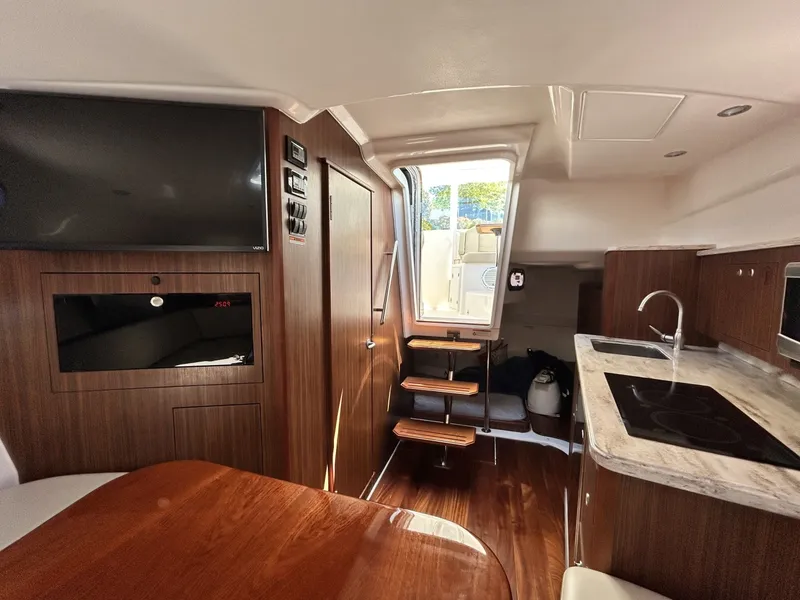Slide: The Image of Pursuit OS 355 Offshore 2018 - 6285590