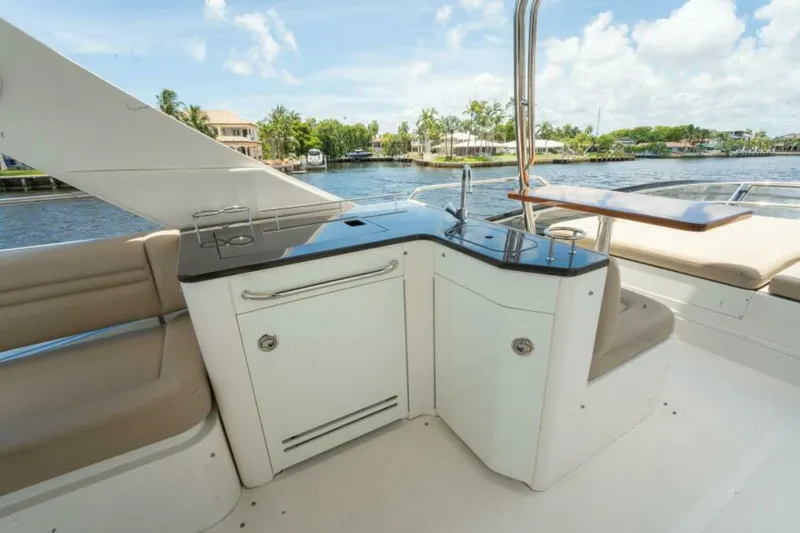 Slide: The Image of Sea Ray 510 Fly 2016 - 6285784