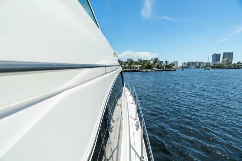 Slide: The Image of Sea Ray 540 Cockpit Motor Yacht 2001 - 6285918